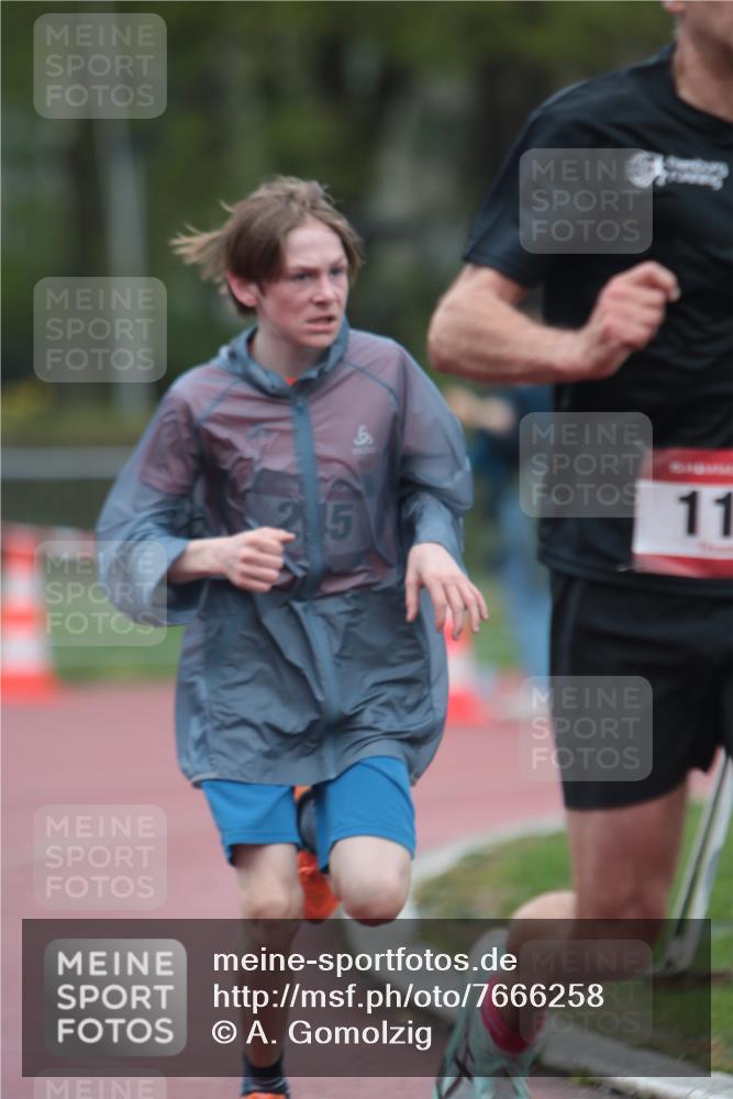 13.04.2025 - Hammer Lauf A. Gomolzig http://msf.ph/oto/7666258 13.04.2025 12:38:12 Ziel 245, 591, 617 meine-sportfotos.de