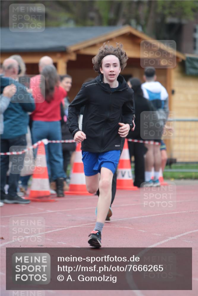 13.04.2025 - Hammer Lauf A. Gomolzig http://msf.ph/oto/7666265 13.04.2025 12:38:22 Ziel 380, 479, 736, 990, 1371, 1837, 1843, 1845 meine-sportfotos.de