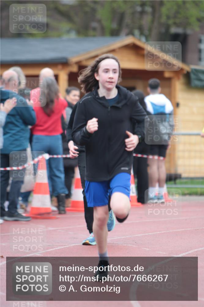 13.04.2025 - Hammer Lauf A. Gomolzig http://msf.ph/oto/7666267 13.04.2025 12:38:23 Ziel 380, 479, 736, 990, 1371, 1837, 1843, 1845 meine-sportfotos.de