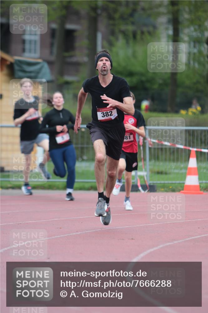13.04.2025 - Hammer Lauf A. Gomolzig http://msf.ph/oto/7666288 13.04.2025 12:38:56 Ziel 5, 382, 1247, 1260, 1335, 1575, 1881 meine-sportfotos.de