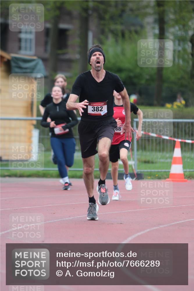 13.04.2025 - Hammer Lauf A. Gomolzig http://msf.ph/oto/7666289 13.04.2025 12:38:56 Ziel 5, 382, 1247, 1260, 1335, 1575, 1881 meine-sportfotos.de