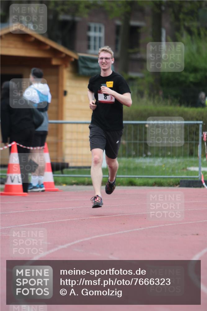 13.04.2025 - Hammer Lauf A. Gomolzig http://msf.ph/oto/7666323 13.04.2025 12:39:35 Ziel 8, 233, 1307 meine-sportfotos.de
