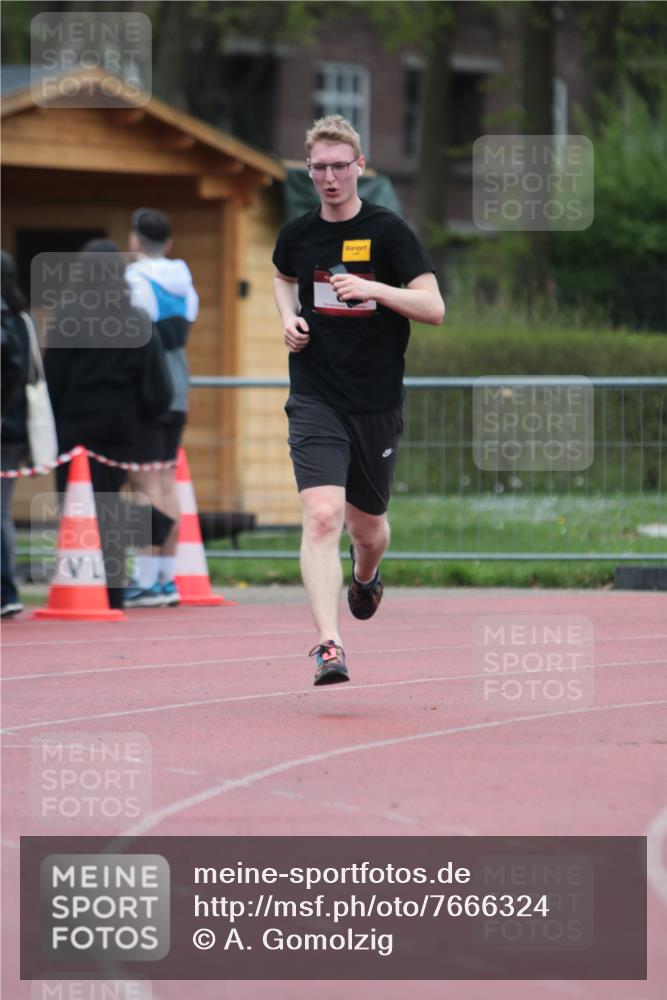 13.04.2025 - Hammer Lauf A. Gomolzig http://msf.ph/oto/7666324 13.04.2025 12:39:36 Ziel 8, 233, 1307 meine-sportfotos.de