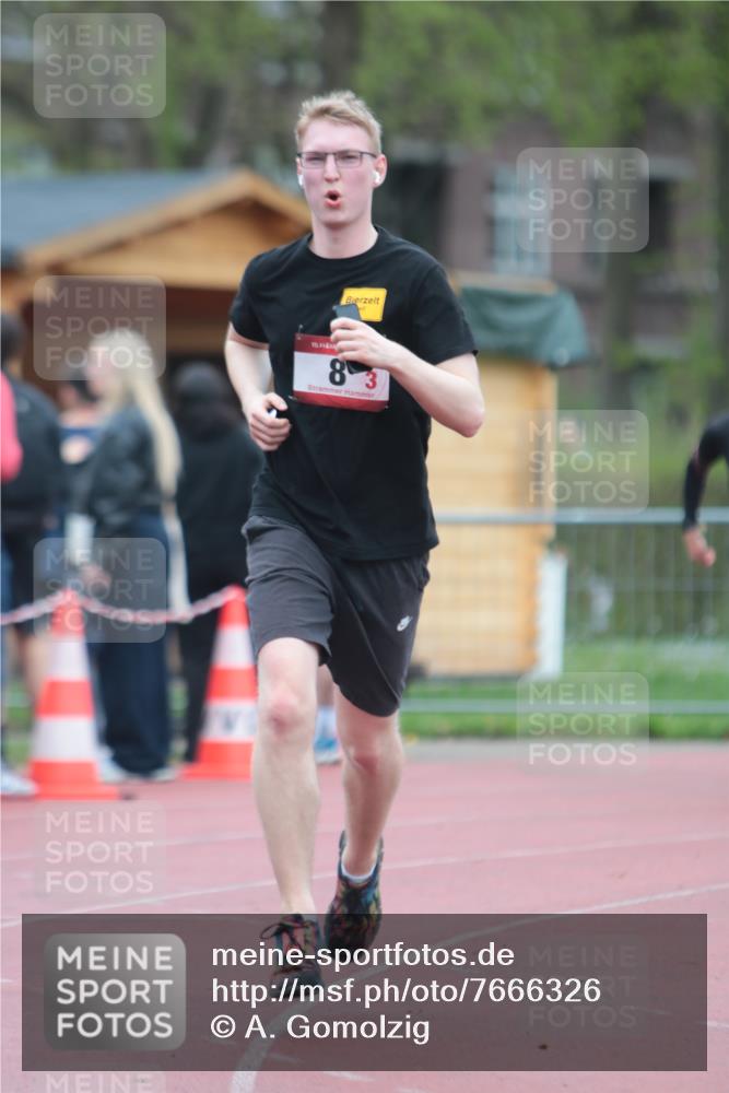13.04.2025 - Hammer Lauf A. Gomolzig http://msf.ph/oto/7666326 13.04.2025 12:39:38 Ziel 8, 233, 1307 meine-sportfotos.de