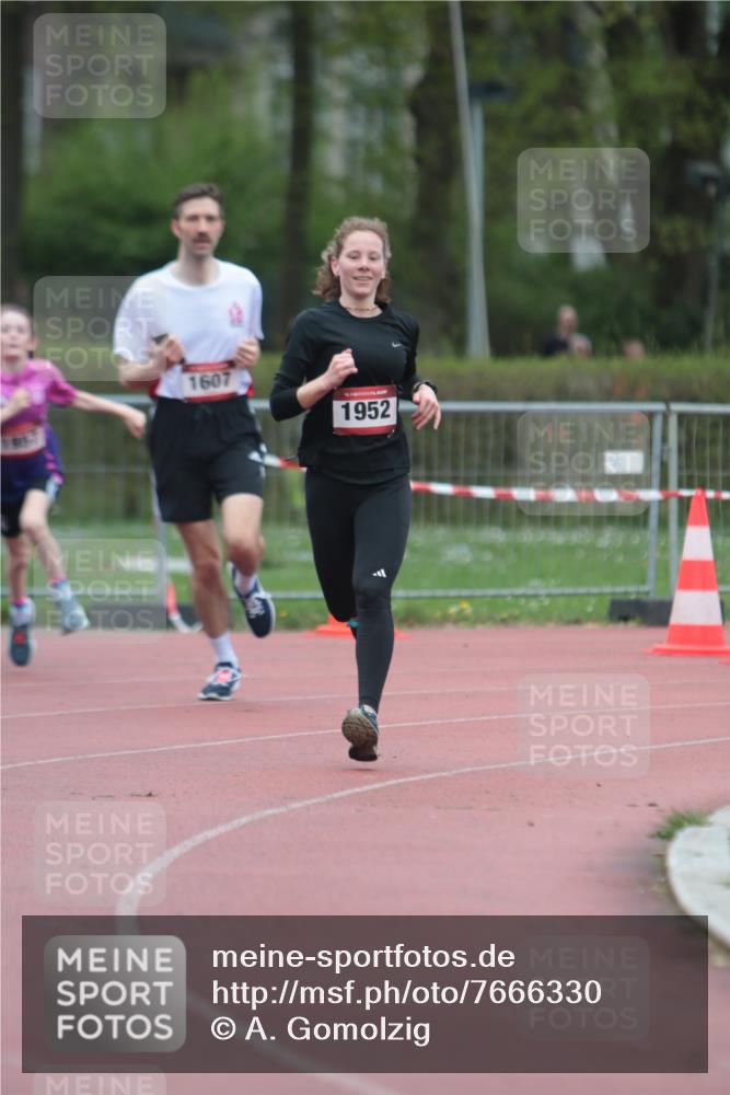 13.04.2025 - Hammer Lauf A. Gomolzig http://msf.ph/oto/7666330 13.04.2025 12:39:45 Ziel 361, 995, 1087, 1586, 1600, 1607, 1957 meine-sportfotos.de