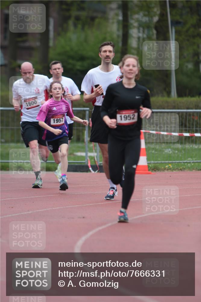 13.04.2025 - Hammer Lauf A. Gomolzig http://msf.ph/oto/7666331 13.04.2025 12:39:46 Ziel 361, 995, 1087, 1586, 1600, 1607, 1957 meine-sportfotos.de