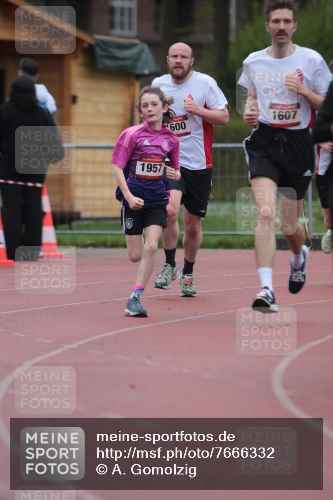 13.04.2025 - Hammer Lauf A. Gomolzig http://msf.ph/oto/7666332 13.04.2025 12:39:47 Ziel 361, 995, 1087, 1586, 1600, 1607, 1957 meine-sportfotos.de