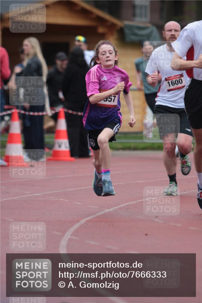 13.04.2025 - Hammer Lauf A. Gomolzig http://msf.ph/oto/7666333 13.04.2025 12:39:48 Ziel 361, 995, 1087, 1586, 1600, 1607, 1957 meine-sportfotos.de