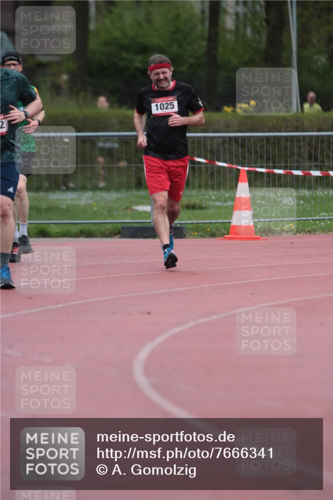 13.04.2025 - Hammer Lauf A. Gomolzig http://msf.ph/oto/7666341 13.04.2025 12:39:57 Ziel 300, 552, 1025, 1581, 1977 meine-sportfotos.de