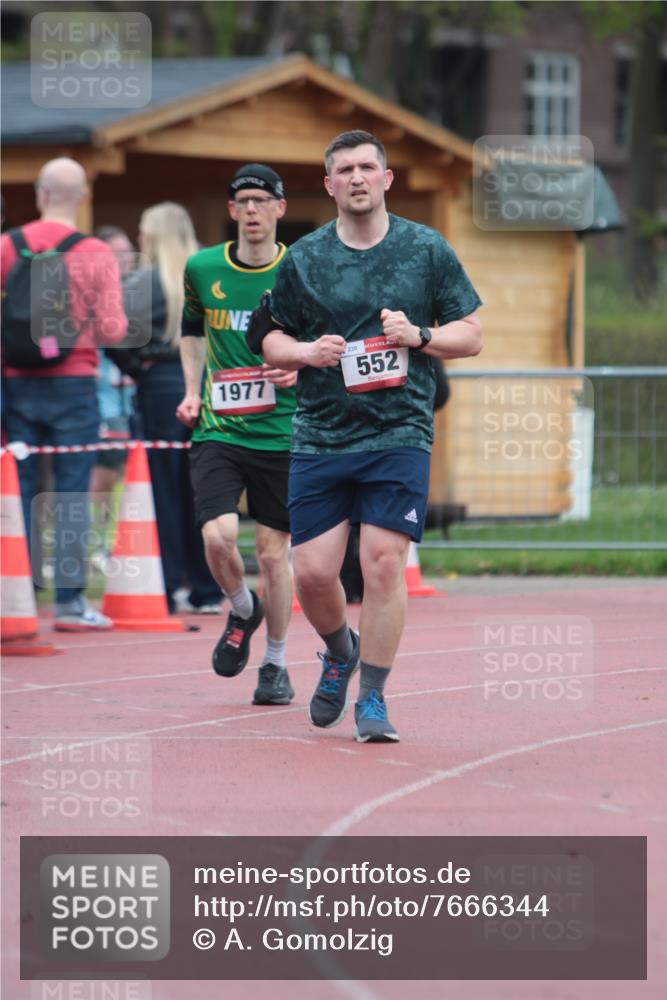 13.04.2025 - Hammer Lauf A. Gomolzig http://msf.ph/oto/7666344 13.04.2025 12:39:59 Ziel 300, 552, 908, 1025, 1581, 1755, 1977 meine-sportfotos.de
