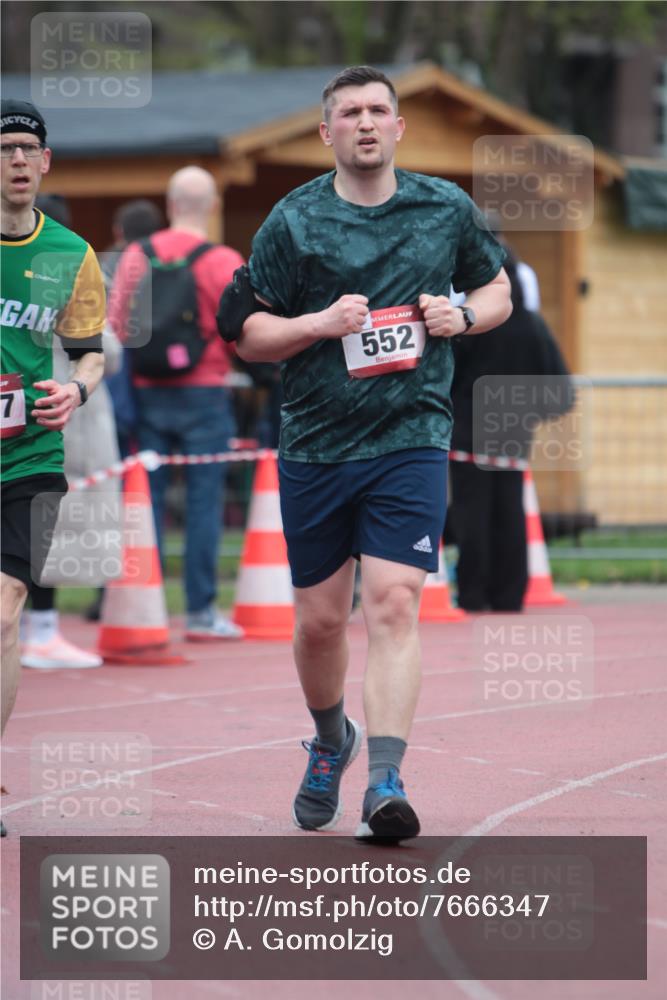 13.04.2025 - Hammer Lauf A. Gomolzig http://msf.ph/oto/7666347 13.04.2025 12:40:01 Ziel 287, 300, 552, 908, 1025, 1581, 1755, 1977 meine-sportfotos.de