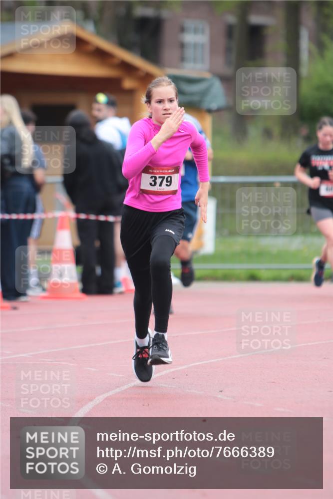 13.04.2025 - Hammer Lauf A. Gomolzig http://msf.ph/oto/7666389 13.04.2025 12:40:46 Ziel 379, 495, 947, 1027, 1135, 1875, 1954 meine-sportfotos.de