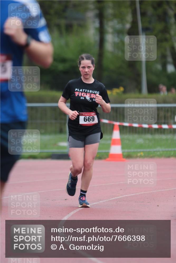 13.04.2025 - Hammer Lauf A. Gomolzig http://msf.ph/oto/7666398 13.04.2025 12:40:52 Ziel 669, 947, 1875 meine-sportfotos.de