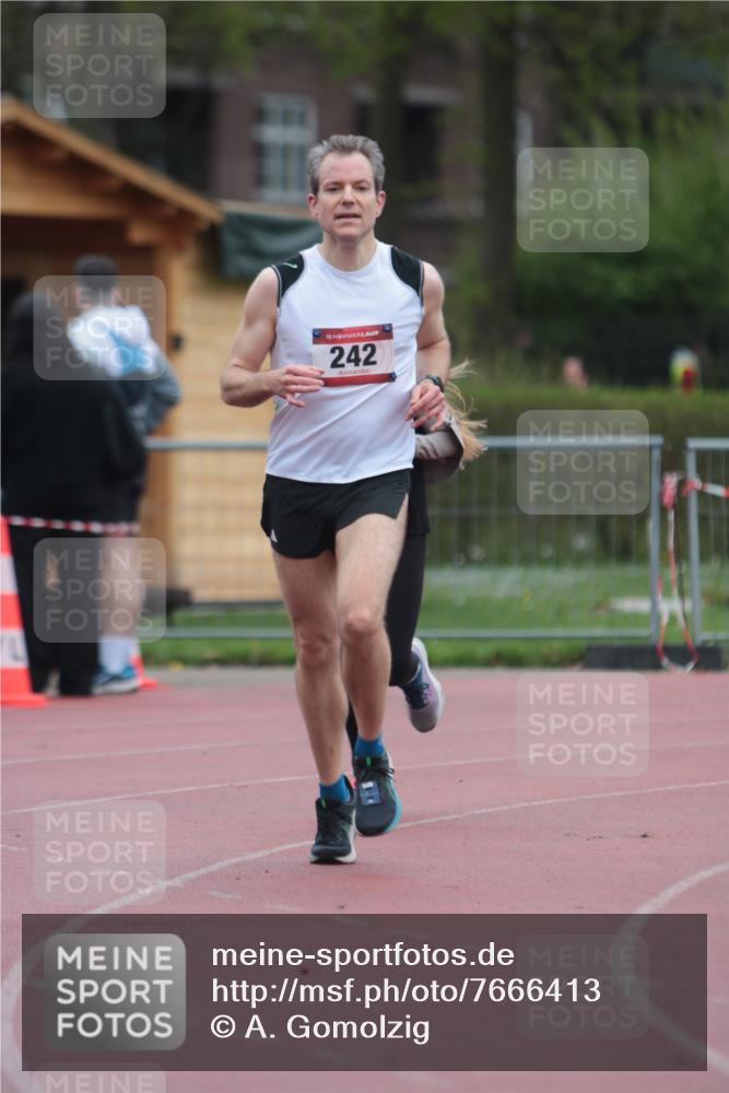 13.04.2025 - Hammer Lauf A. Gomolzig http://msf.ph/oto/7666413 13.04.2025 12:41:12 Ziel 242, 309, 1297, 1963 meine-sportfotos.de