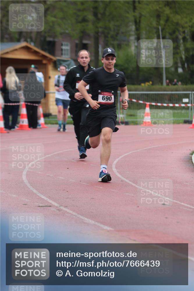 13.04.2025 - Hammer Lauf A. Gomolzig http://msf.ph/oto/7666439 13.04.2025 12:41:40 Ziel 557, 622, 690, 1458, 1741, 1939 meine-sportfotos.de