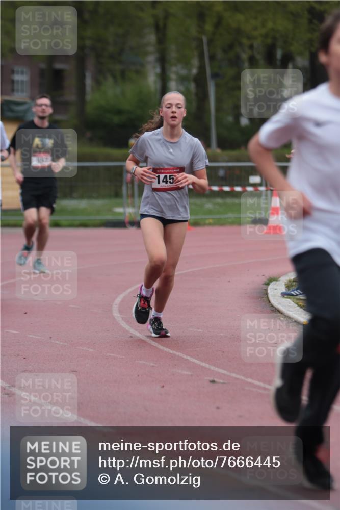 13.04.2025 - Hammer Lauf A. Gomolzig http://msf.ph/oto/7666445 13.04.2025 12:41:45 Ziel 2, 557, 1123, 1458, 1741, 1939 meine-sportfotos.de