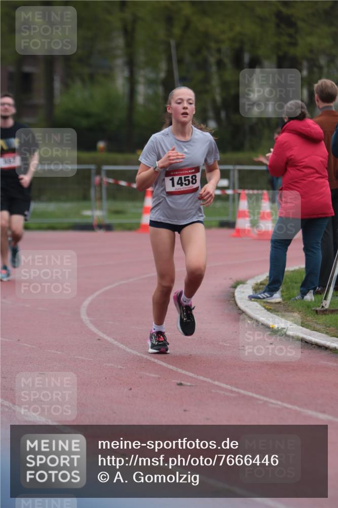 13.04.2025 - Hammer Lauf A. Gomolzig http://msf.ph/oto/7666446 13.04.2025 12:41:46 Ziel 2, 557, 1123, 1458, 1939 meine-sportfotos.de