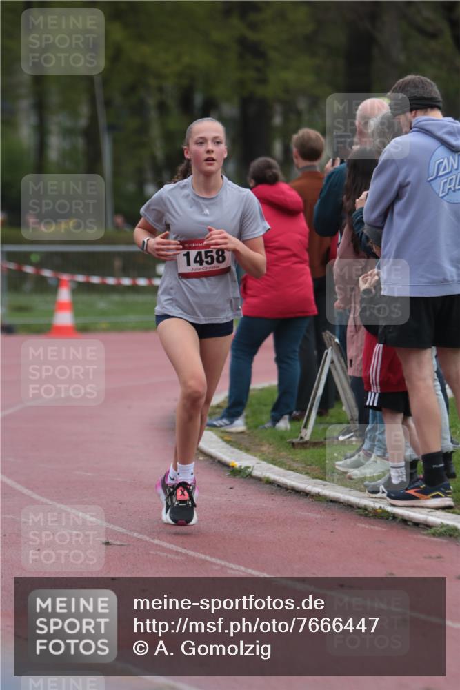 13.04.2025 - Hammer Lauf A. Gomolzig http://msf.ph/oto/7666447 13.04.2025 12:41:46 Ziel 2, 557, 1123, 1458, 1939 meine-sportfotos.de