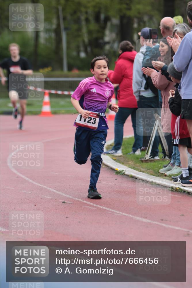 13.04.2025 - Hammer Lauf A. Gomolzig http://msf.ph/oto/7666456 13.04.2025 12:41:51 Ziel 2, 168, 1123, 1598 meine-sportfotos.de