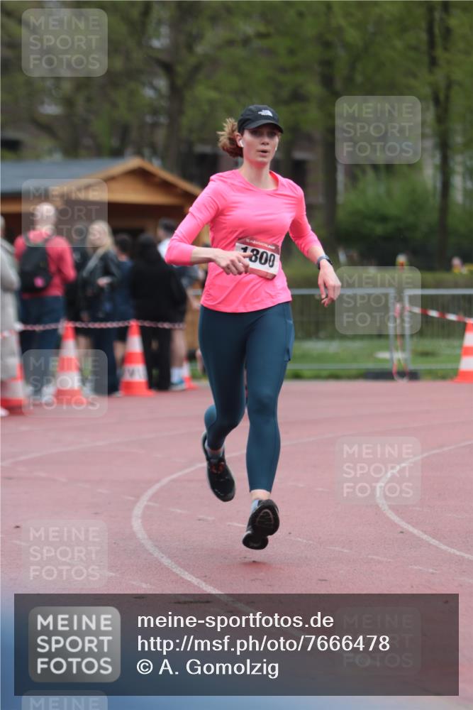 13.04.2025 - Hammer Lauf A. Gomolzig http://msf.ph/oto/7666478 13.04.2025 12:42:17 Ziel 1009, 1101, 1800 meine-sportfotos.de