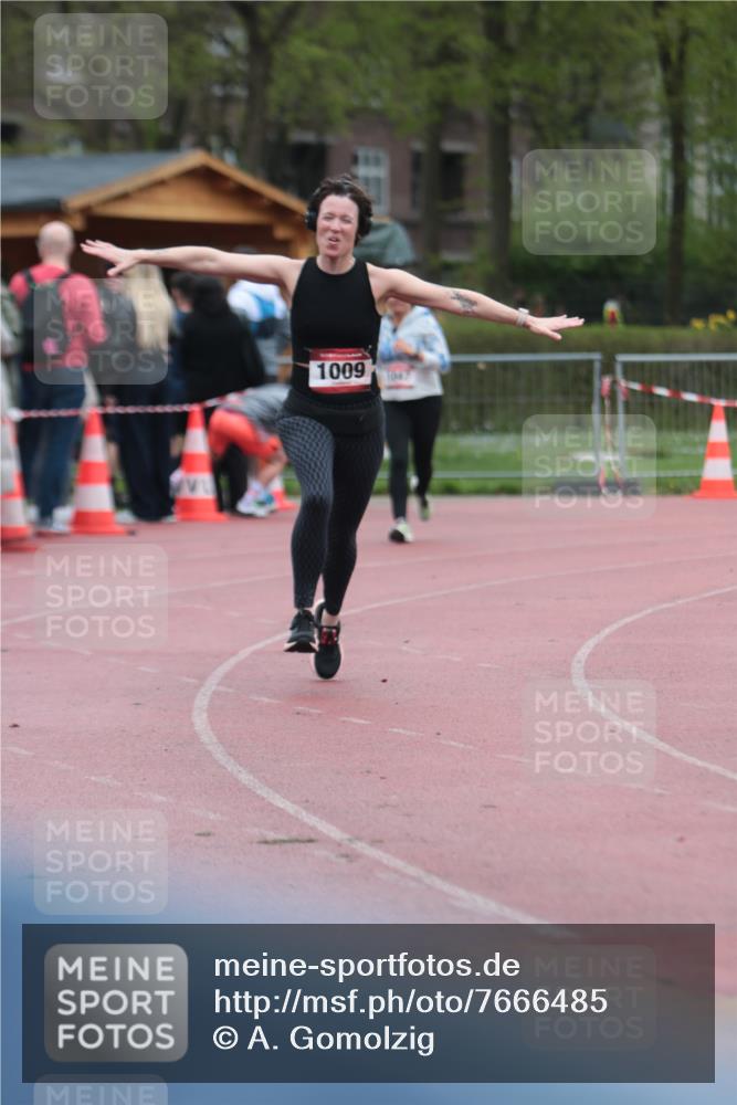 13.04.2025 - Hammer Lauf A. Gomolzig http://msf.ph/oto/7666485 13.04.2025 12:42:22 Ziel 1009, 1047 meine-sportfotos.de