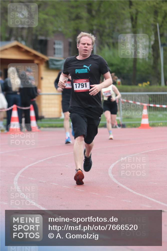 13.04.2025 - Hammer Lauf A. Gomolzig http://msf.ph/oto/7666520 13.04.2025 12:42:49 Ziel 307, 476, 1078, 1791 meine-sportfotos.de