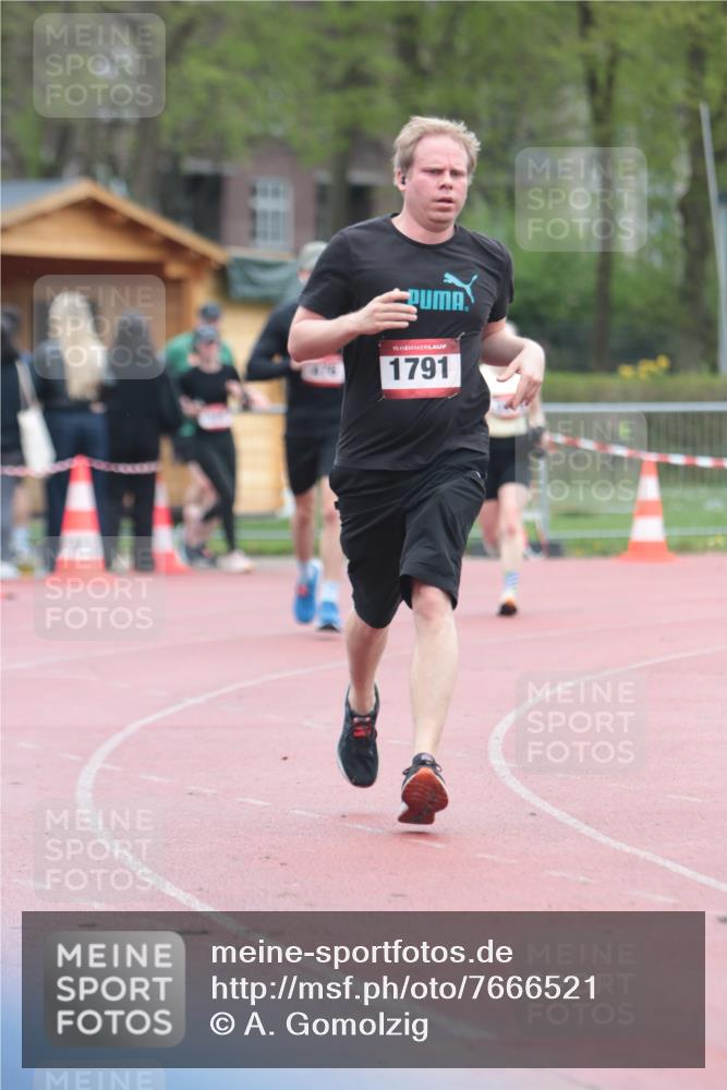 13.04.2025 - Hammer Lauf A. Gomolzig http://msf.ph/oto/7666521 13.04.2025 12:42:50 Ziel 17, 476, 540, 1078, 1791 meine-sportfotos.de