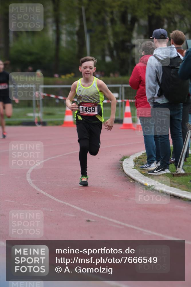 13.04.2025 - Hammer Lauf A. Gomolzig http://msf.ph/oto/7666549 13.04.2025 12:43:07 Ziel 1122, 1146, 1459 meine-sportfotos.de