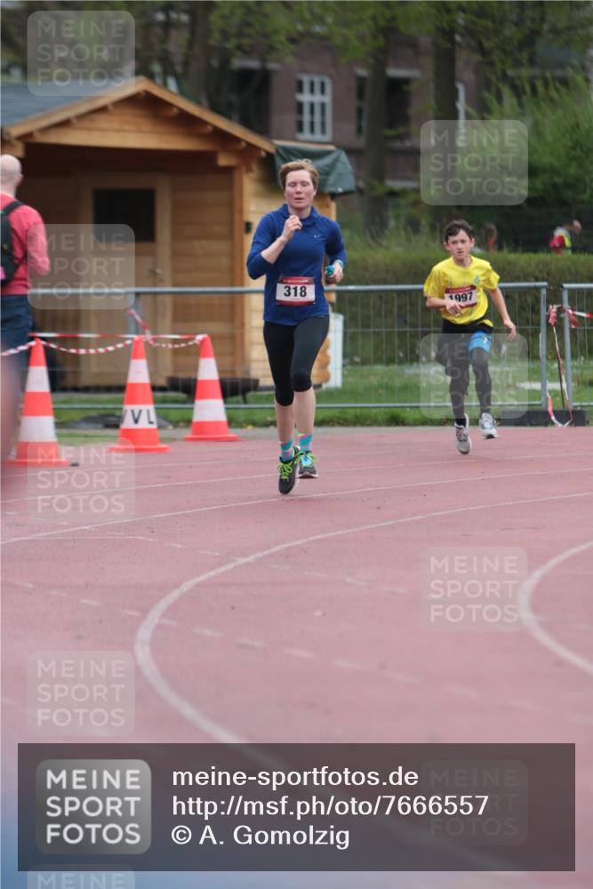13.04.2025 - Hammer Lauf A. Gomolzig http://msf.ph/oto/7666557 13.04.2025 12:43:19 Ziel 101, 318, 1997 meine-sportfotos.de