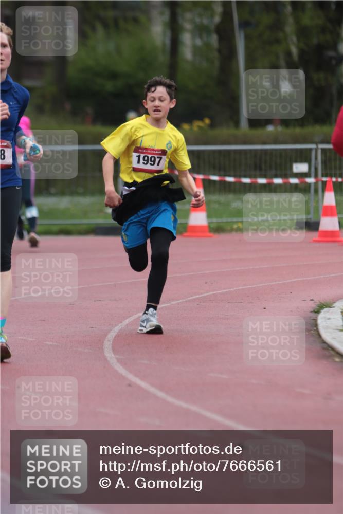 13.04.2025 - Hammer Lauf A. Gomolzig http://msf.ph/oto/7666561 13.04.2025 12:43:23 Ziel 101, 318, 863, 1997 meine-sportfotos.de