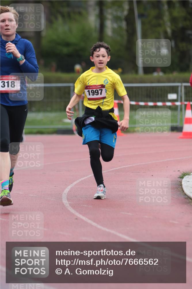 13.04.2025 - Hammer Lauf A. Gomolzig http://msf.ph/oto/7666562 13.04.2025 12:43:23 Ziel 101, 318, 863, 1997 meine-sportfotos.de