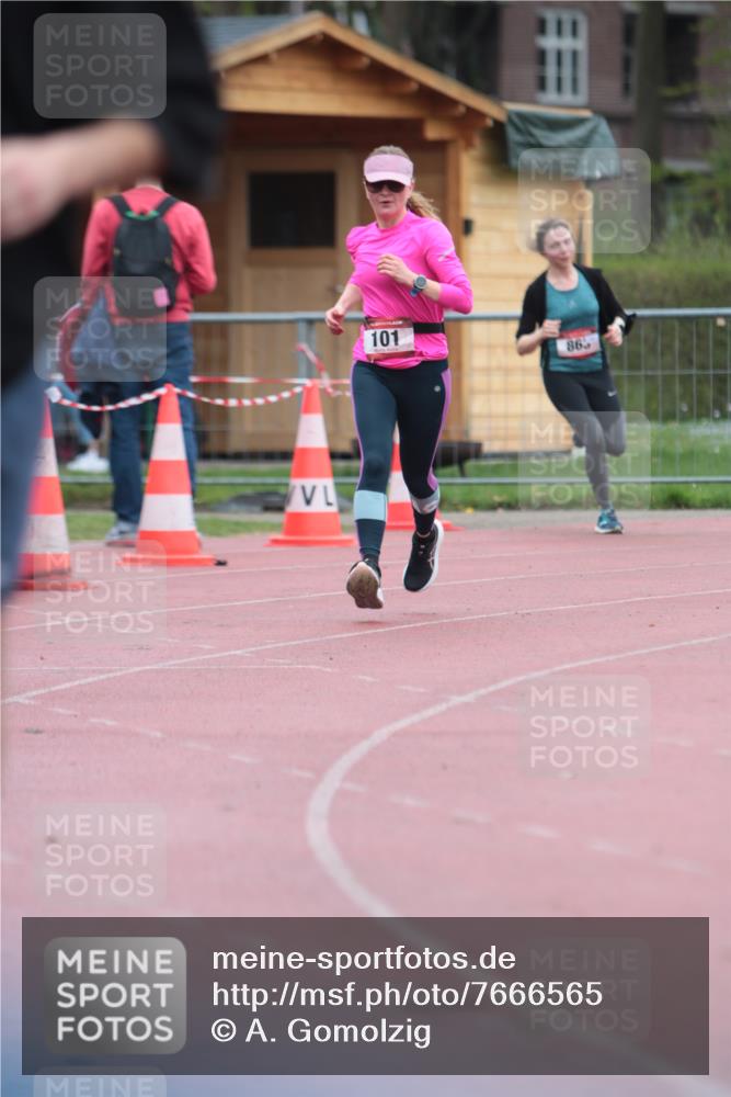 13.04.2025 - Hammer Lauf A. Gomolzig http://msf.ph/oto/7666565 13.04.2025 12:43:25 Ziel 101, 318, 863, 1868, 1883, 1995 meine-sportfotos.de