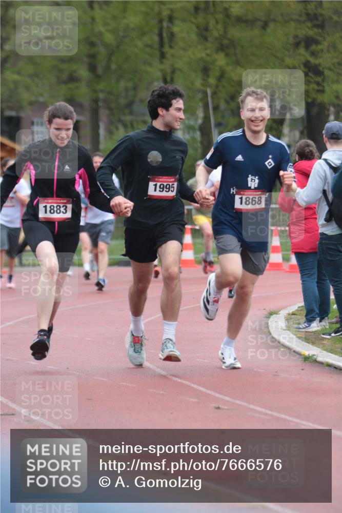 13.04.2025 - Hammer Lauf A. Gomolzig http://msf.ph/oto/7666576 13.04.2025 12:43:34 Ziel 958, 1272, 1551, 1576, 1578, 1611, 1612, 1613, 1847, 1866, 1868, 1883, 1935, 1995 meine-sportfotos.de