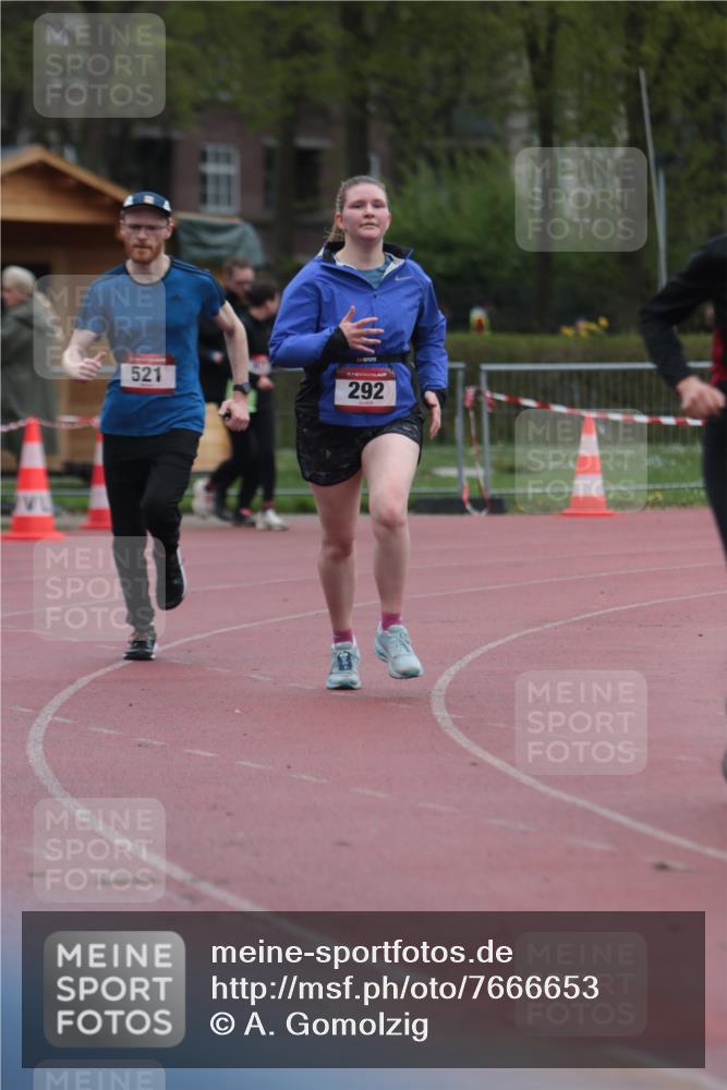 13.04.2025 - Hammer Lauf A. Gomolzig http://msf.ph/oto/7666653 13.04.2025 12:44:41 Ziel 111, 292, 521, 1376 meine-sportfotos.de