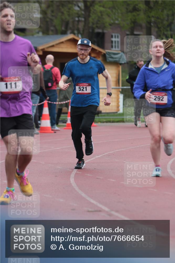 13.04.2025 - Hammer Lauf A. Gomolzig http://msf.ph/oto/7666654 13.04.2025 12:44:42 Ziel 111, 292, 521, 1376 meine-sportfotos.de