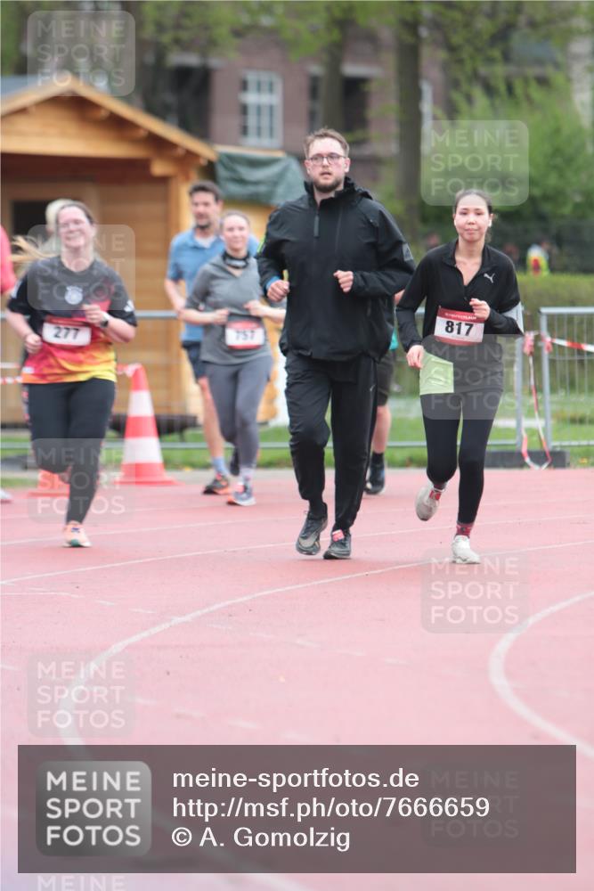 13.04.2025 - Hammer Lauf A. Gomolzig http://msf.ph/oto/7666659 13.04.2025 12:44:46 Ziel 277, 592, 757, 817, 818, 948 meine-sportfotos.de