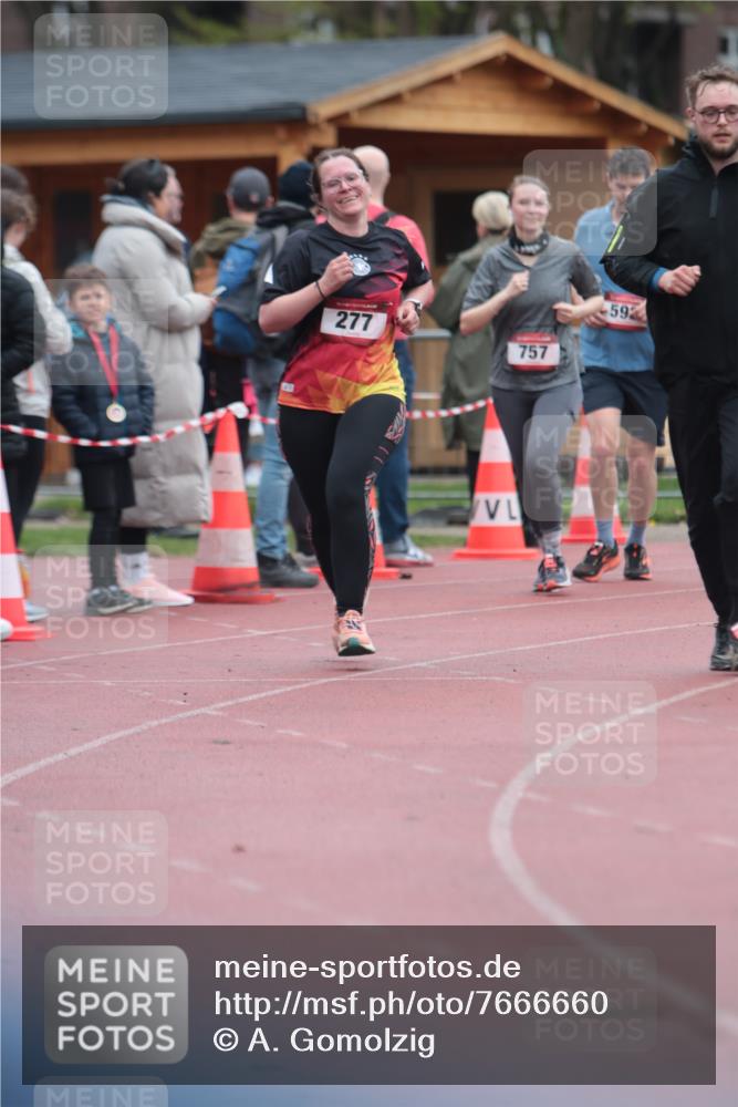 13.04.2025 - Hammer Lauf A. Gomolzig http://msf.ph/oto/7666660 13.04.2025 12:44:48 Ziel 257, 277, 592, 757, 817, 818, 948, 1091 meine-sportfotos.de