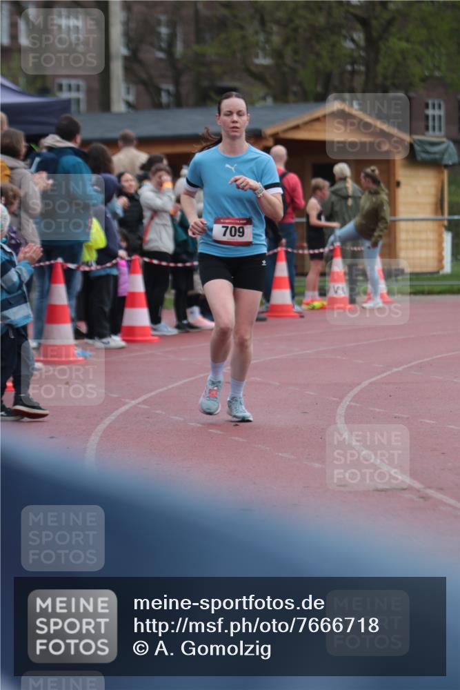 13.04.2025 - Hammer Lauf A. Gomolzig http://msf.ph/oto/7666718 13.04.2025 12:45:41 Ziel 337, 709, 837 meine-sportfotos.de