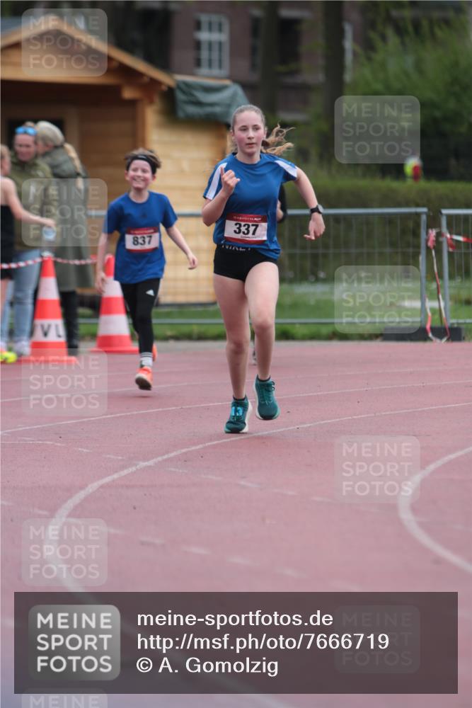 13.04.2025 - Hammer Lauf A. Gomolzig http://msf.ph/oto/7666719 13.04.2025 12:45:47 Ziel 337, 837, 1283 meine-sportfotos.de