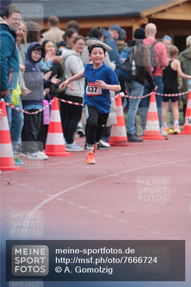 13.04.2025 - Hammer Lauf A. Gomolzig http://msf.ph/oto/7666724 13.04.2025 12:45:49 Ziel 337, 441, 837, 1283 meine-sportfotos.de