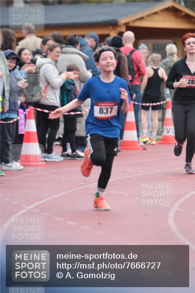 13.04.2025 - Hammer Lauf A. Gomolzig http://msf.ph/oto/7666727 13.04.2025 12:45:50 Ziel 337, 441, 837, 1283 meine-sportfotos.de