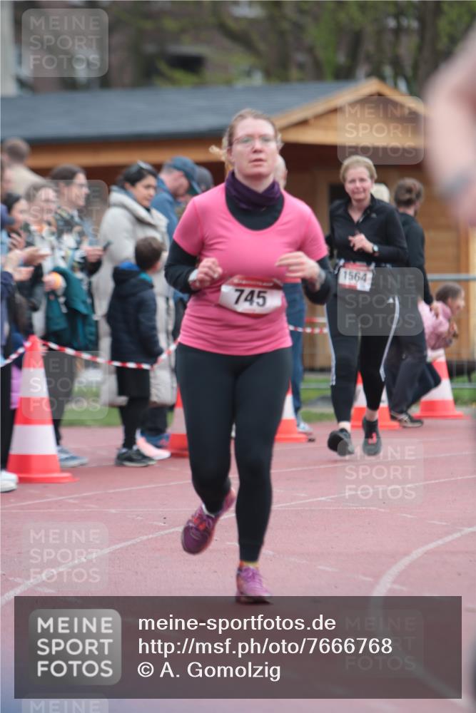 13.04.2025 - Hammer Lauf A. Gomolzig http://msf.ph/oto/7666768 13.04.2025 12:46:26 Ziel 367, 745, 1245, 1564 meine-sportfotos.de