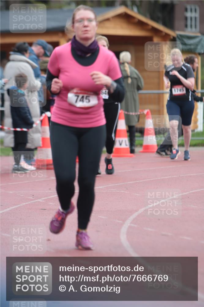 13.04.2025 - Hammer Lauf A. Gomolzig http://msf.ph/oto/7666769 13.04.2025 12:46:27 Ziel 367, 745, 1564, 1745 meine-sportfotos.de