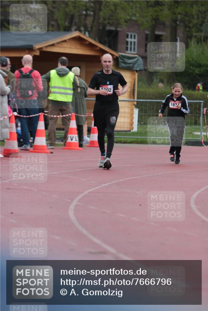 13.04.2025 - Hammer Lauf A. Gomolzig http://msf.ph/oto/7666796 13.04.2025 12:47:02 Ziel 333, 1974 meine-sportfotos.de