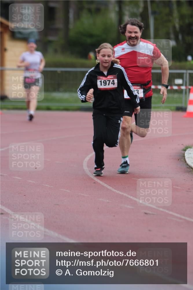 13.04.2025 - Hammer Lauf A. Gomolzig http://msf.ph/oto/7666801 13.04.2025 12:47:05 Ziel 333, 1343, 1802, 1974 meine-sportfotos.de