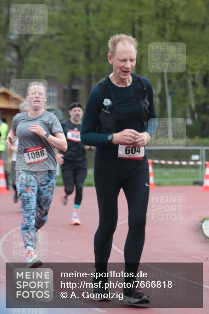 13.04.2025 - Hammer Lauf A. Gomolzig http://msf.ph/oto/7666818 13.04.2025 12:47:19 Ziel 121, 247, 604, 950, 1088, 1238, 1346, 1839, 1900 meine-sportfotos.de
