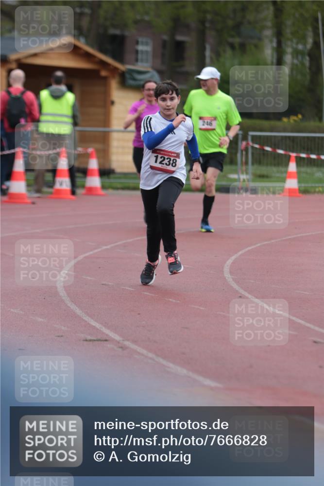 13.04.2025 - Hammer Lauf A. Gomolzig http://msf.ph/oto/7666828 13.04.2025 12:47:25 Ziel 121, 246, 247, 1238 meine-sportfotos.de