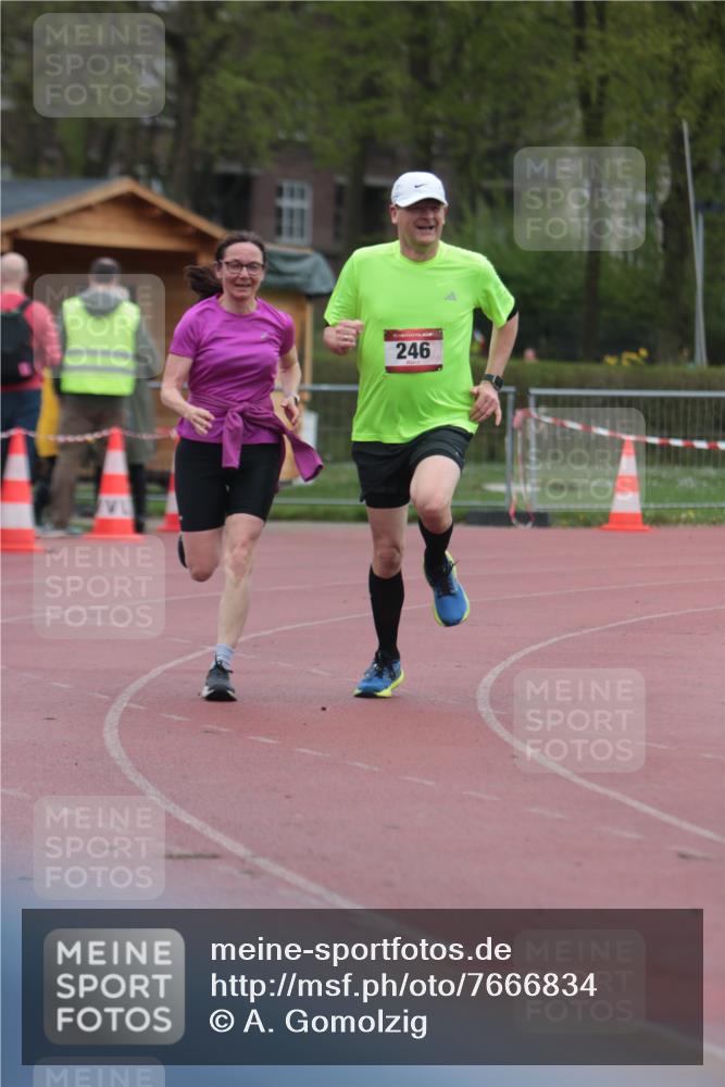 13.04.2025 - Hammer Lauf A. Gomolzig http://msf.ph/oto/7666834 13.04.2025 12:47:27 Ziel 246, 247 meine-sportfotos.de