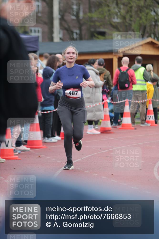 13.04.2025 - Hammer Lauf A. Gomolzig http://msf.ph/oto/7666853 13.04.2025 12:47:58 Ziel 251, 435, 487, 758 meine-sportfotos.de