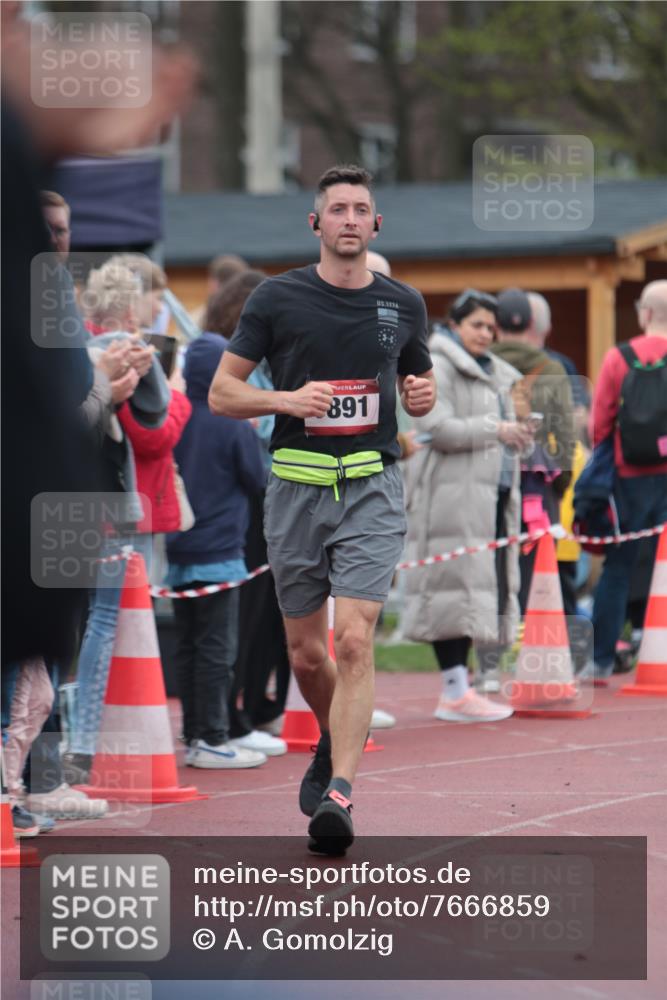 13.04.2025 - Hammer Lauf A. Gomolzig http://msf.ph/oto/7666859 13.04.2025 12:48:04 Ziel 536, 758, 1848, 1891 meine-sportfotos.de